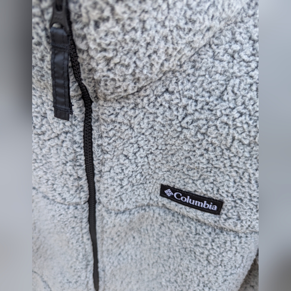 Columbia Soft Gray Sherpa Jacket - Picture 2 of 2